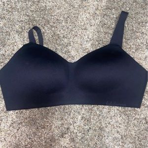 Lululemon sports brassiere 32E